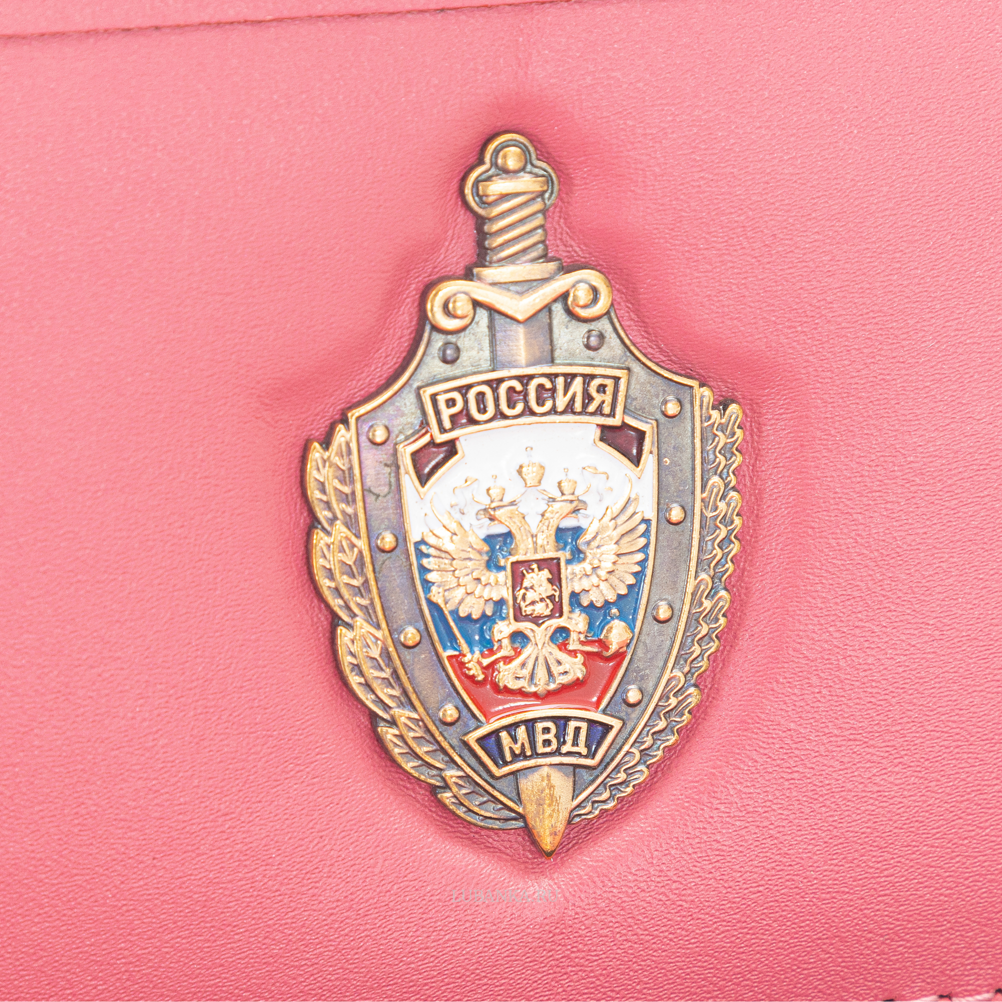 Обложка для автодокументов и удостоверения МВД с жетоном розовая